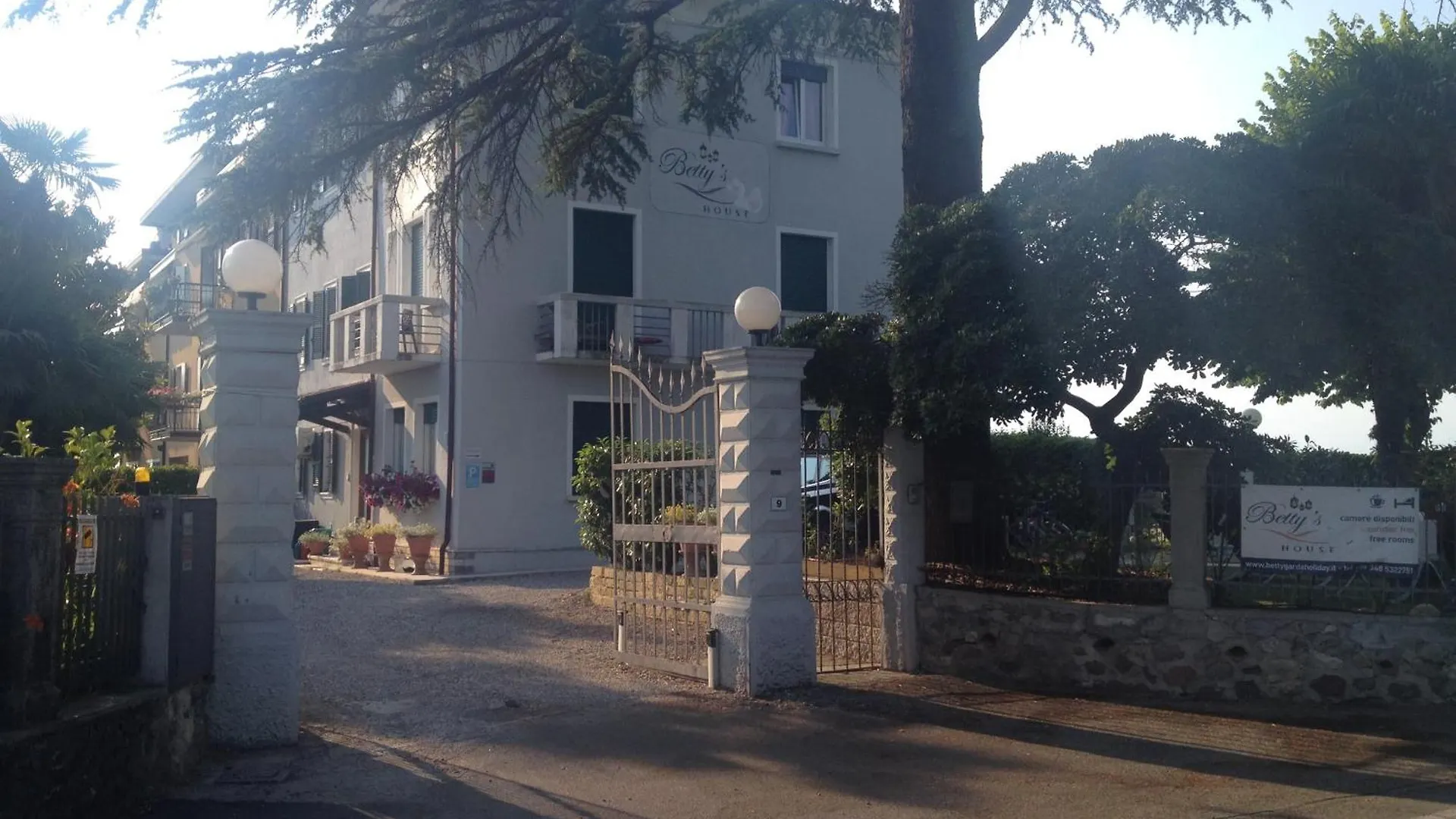 Bed and Breakfast Betty'S House Lazise 3*,