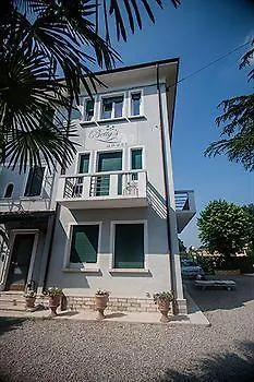 Bed and Breakfast Betty'S House Lazise Bed & Breakfast