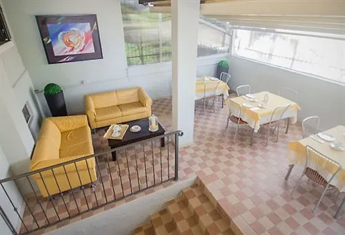 فندق مبيت وإفطار مبيت وإفطار لاتيزي Betty'S House